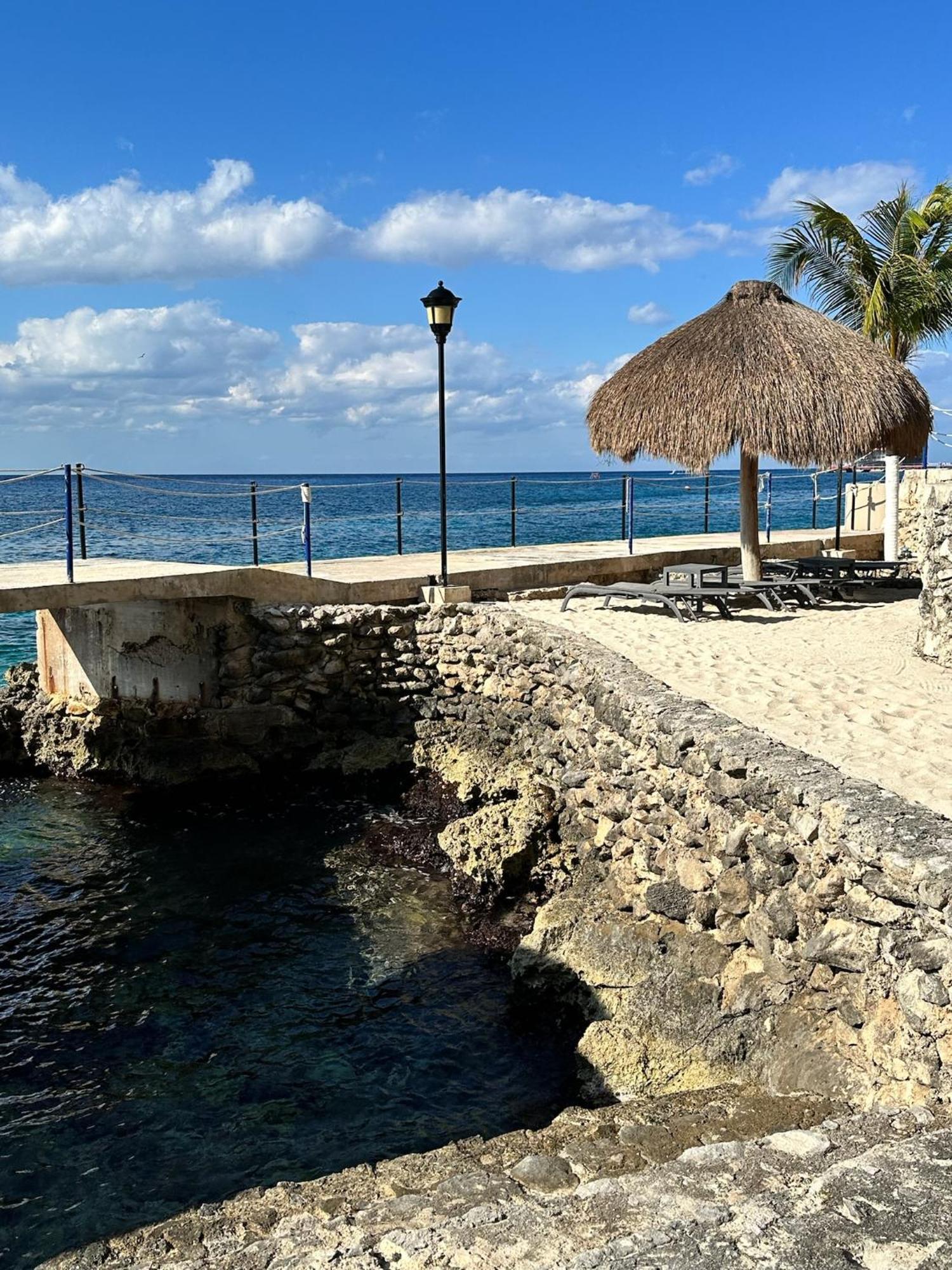 The Queen Of - Urban Empire En-suite View - For Couples In Mind Apartment Cozumel